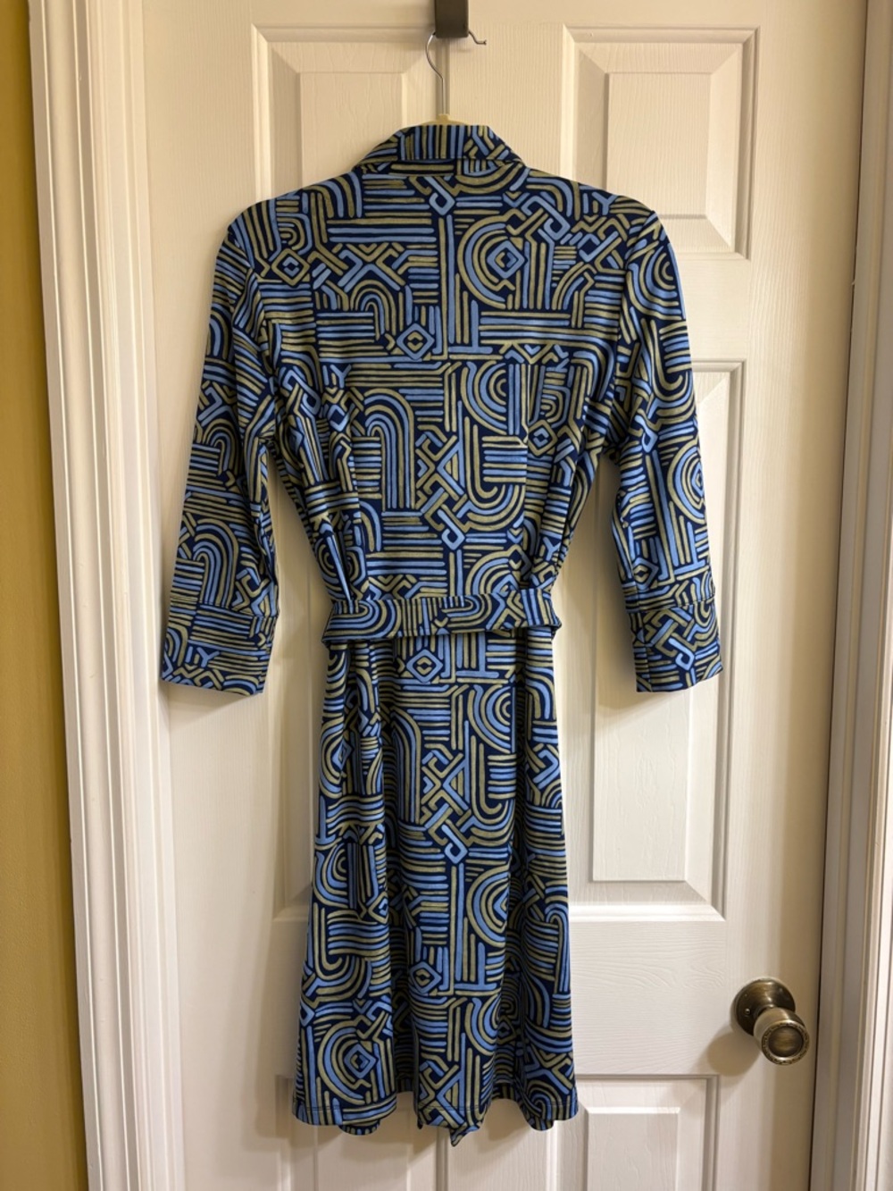 J McLaughlin Blue Collared Geometric Shirt Dress with self tie belt size small - Picture 3 of 4
